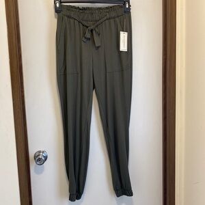 NWT No Comment pants‎